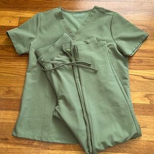 Mandala scrub set. Top M. Pants S. Color sage.